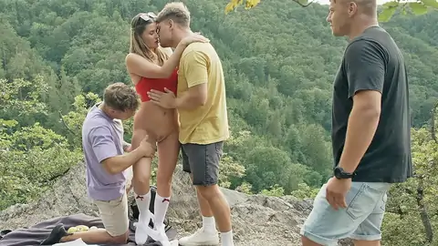 Cheating observes his gf smooching 2 strangers